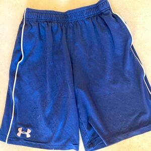 Under armor navy blue, active shorts, size extra small. Very good condition.